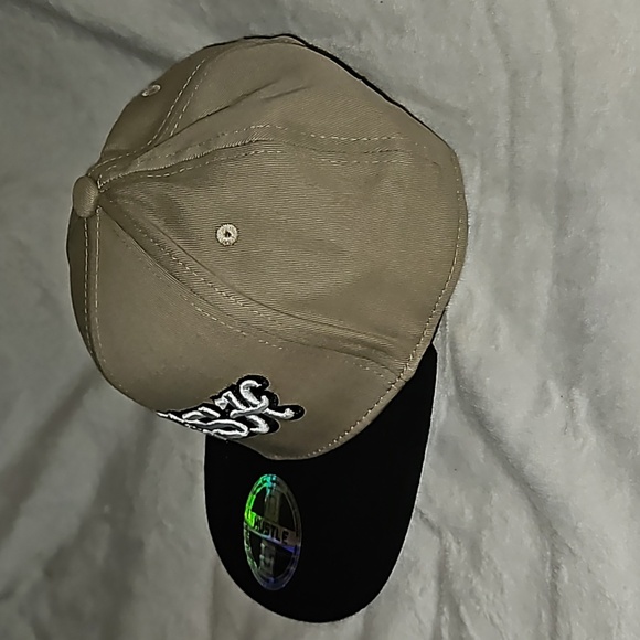 Hustle Khaki Adjustable Strap Black Flat Front Brim White Embroided Fresh Cap - Picture 3 of 10